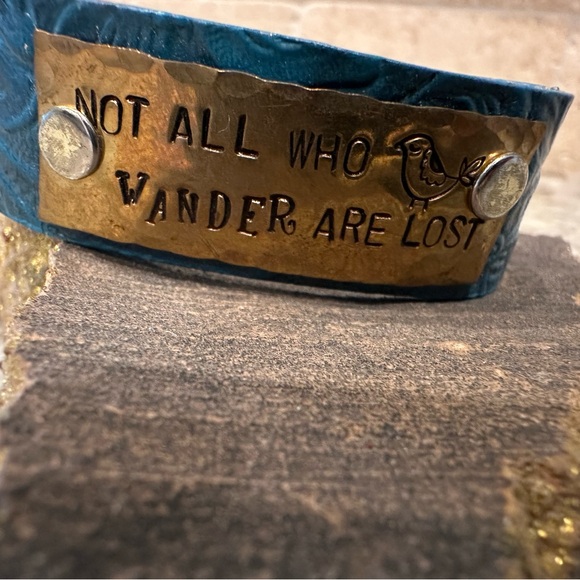 Not all who wander are lost hammered bracelet - Picture 4 of 4